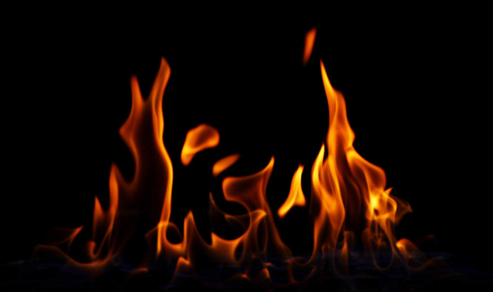 Płomienie ognia - czym ogrzewać dom